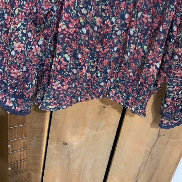 Decree Sheer Blouse - Picture 4 of 8